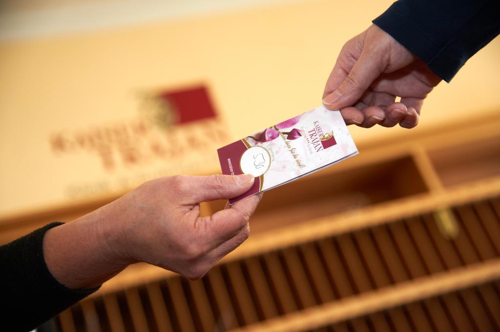 Kurhotel Kaiser Trajan Bad Gögging Buitenkant foto